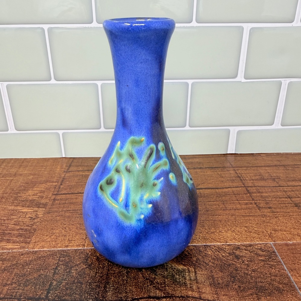 VTG Earthworks Barbados Studio Art Pottery Slender Bud‎ Vase (2006)